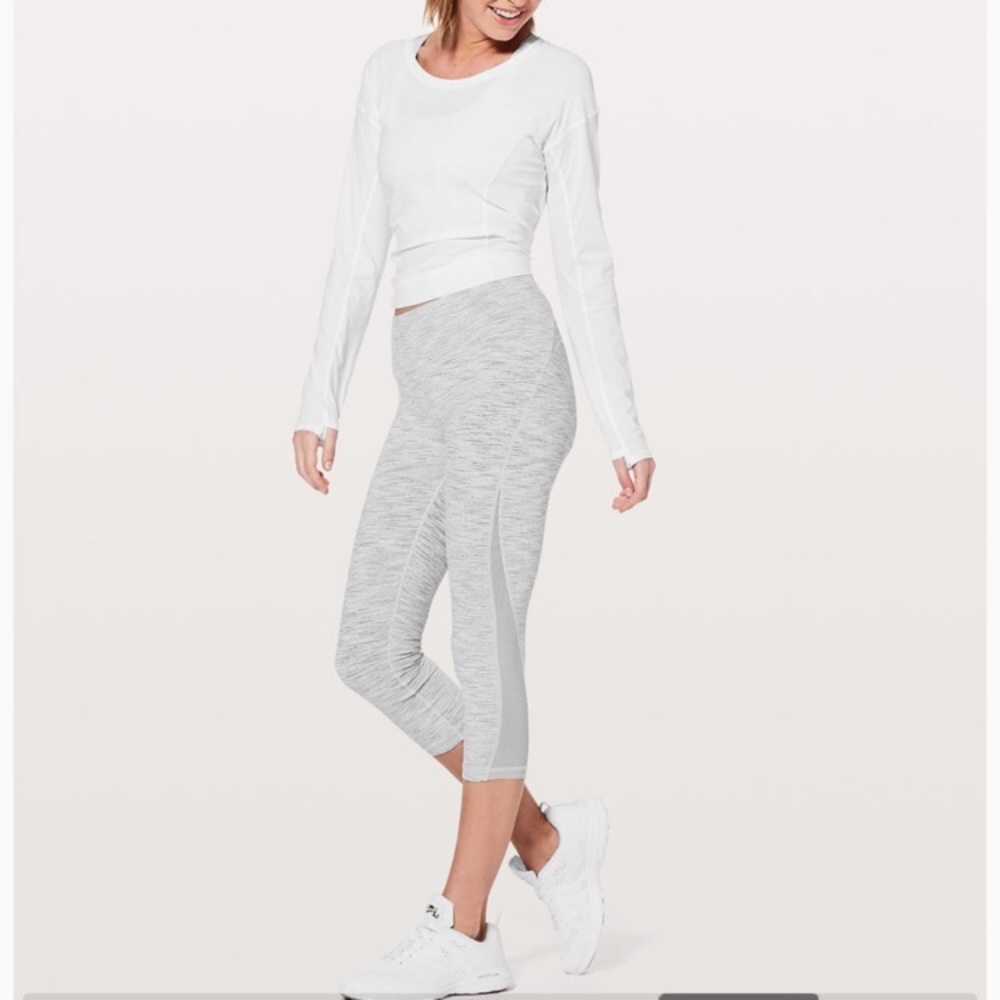 🍋Lululemon train times crop pants size 6